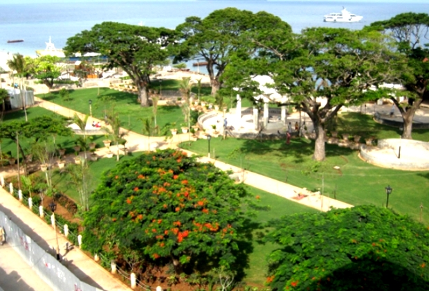 Zanzibar beach holiday safaris